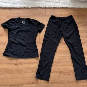 Women’s BARCO Scrub Top & Bottom in BLACK size Small